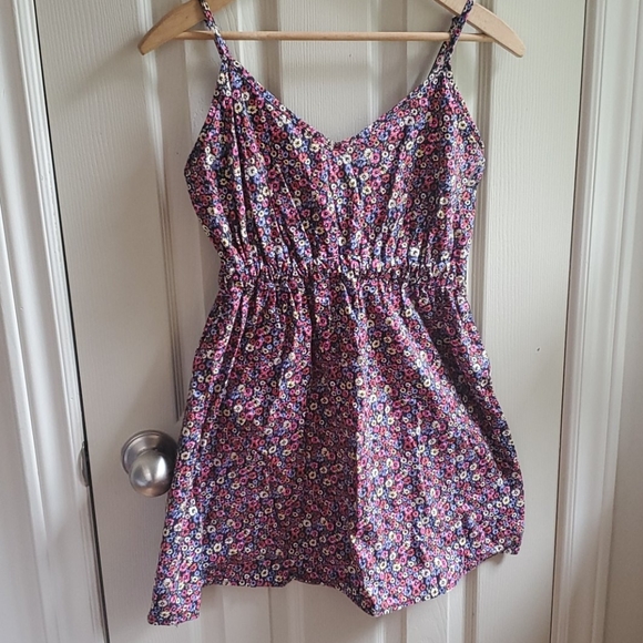 Lily White floral tank top - Picture 1 of 3
